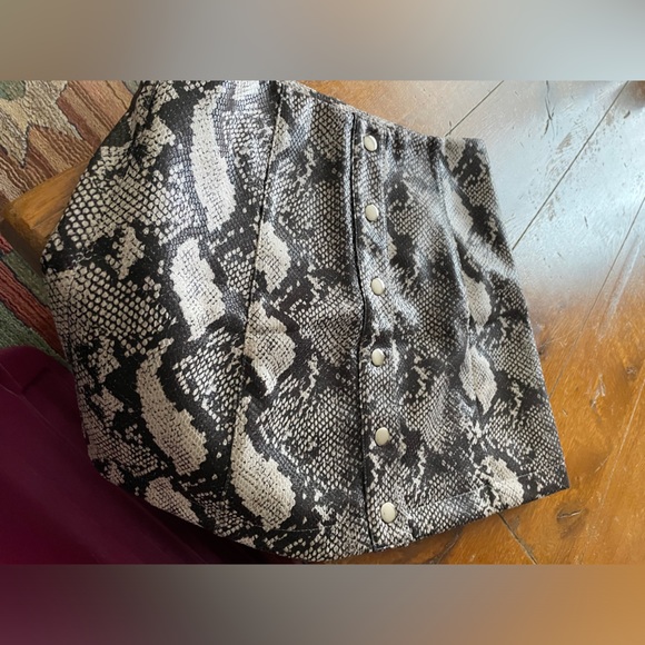 Urban Outfitters Dresses & Skirts - Snakeskin Skirt